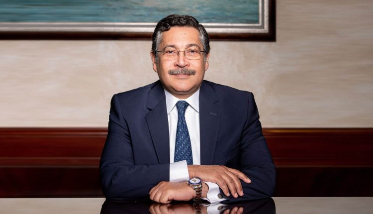 حسن غانم الرئيس التنفيذي والعضو المنتدب لبنك التعمير والإسكان