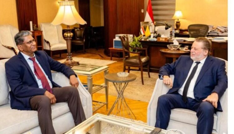 محافظ البنك المركزي يبحث التعاون مع سفير الهند بالقطاعين المصرفي والمالي