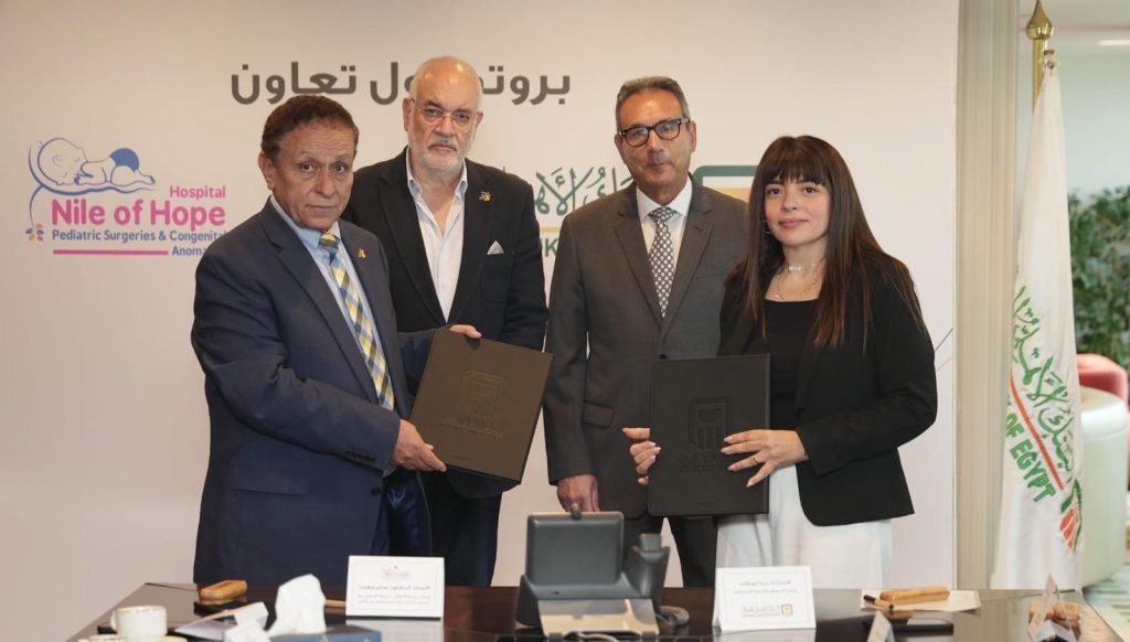 البنك الأهلي يخصص 136 مليون جنيه لإجراء 1150 جراحة دقيقة للأطفال بمستشفى نيل الأمل جانب من توقيع بروتوكول التعاون