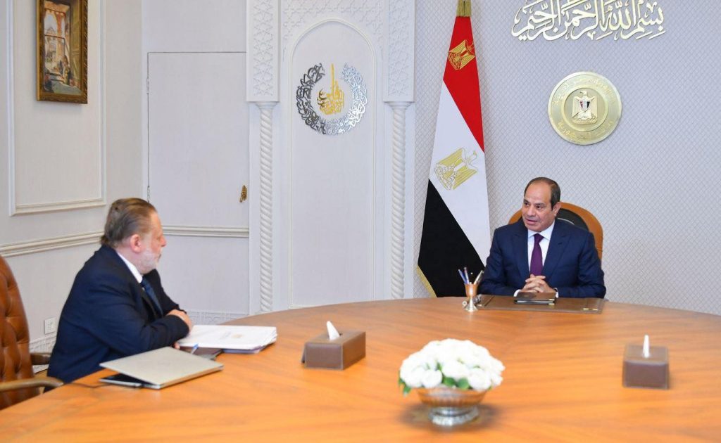 الرئيس السيسي يبحث مع محافظ البنك المركزي مؤشرات الاقتصاد وتأمين الاحتياطي النقدي جانب من الاجتماع