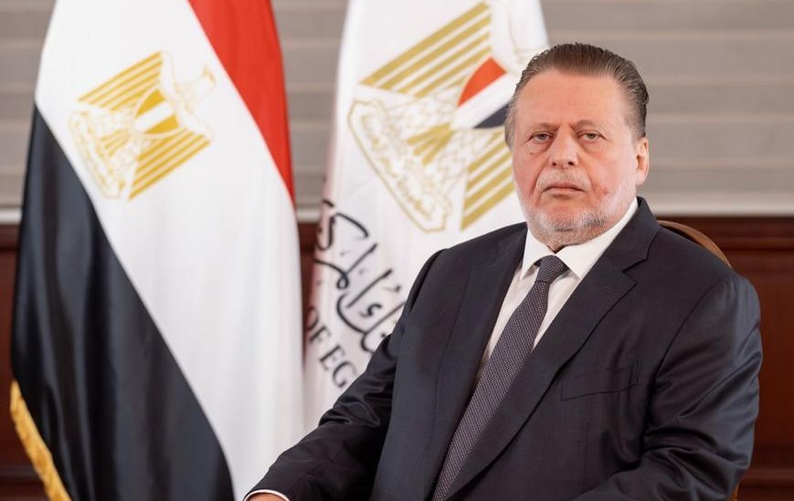 محافظ البنك المركزى يهنئ رئيس الجمهورية بمناسبة الذكرى الـ13 لثورة 30 يونيو حسن عبد الله محافظ البنك المركزي المصري