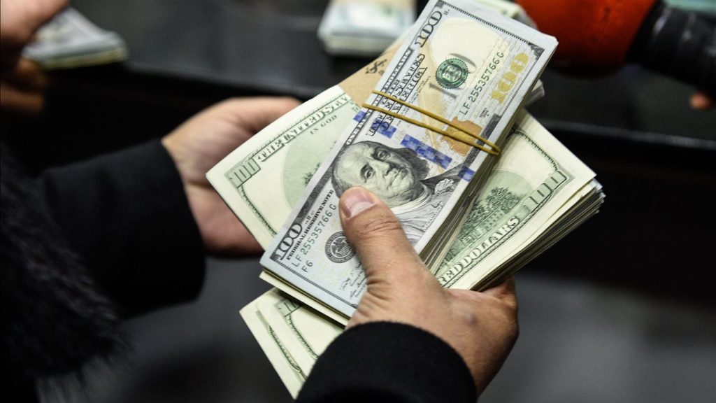 الدولار يتجاوز مستوى 52 جنيهًا في ختام تعاملات اليوم الأحد 28 سبتمبر 2026 سعر الدولار