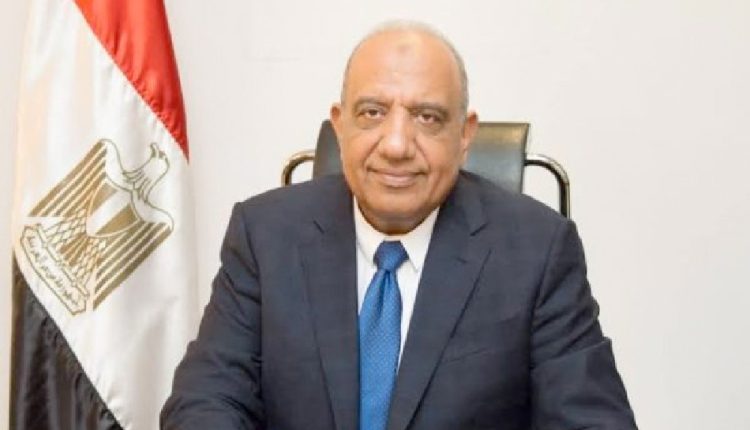 محمود عصمت وزير الكهرباء
