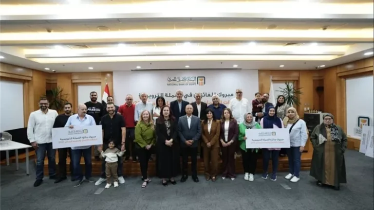 البنك الأهلي المصري يسلم جوائز نقدية تصل إلى 600 ألف جنيه لـ60 فائزًا بحملة «صيف 2026» جانب من الفعاليات